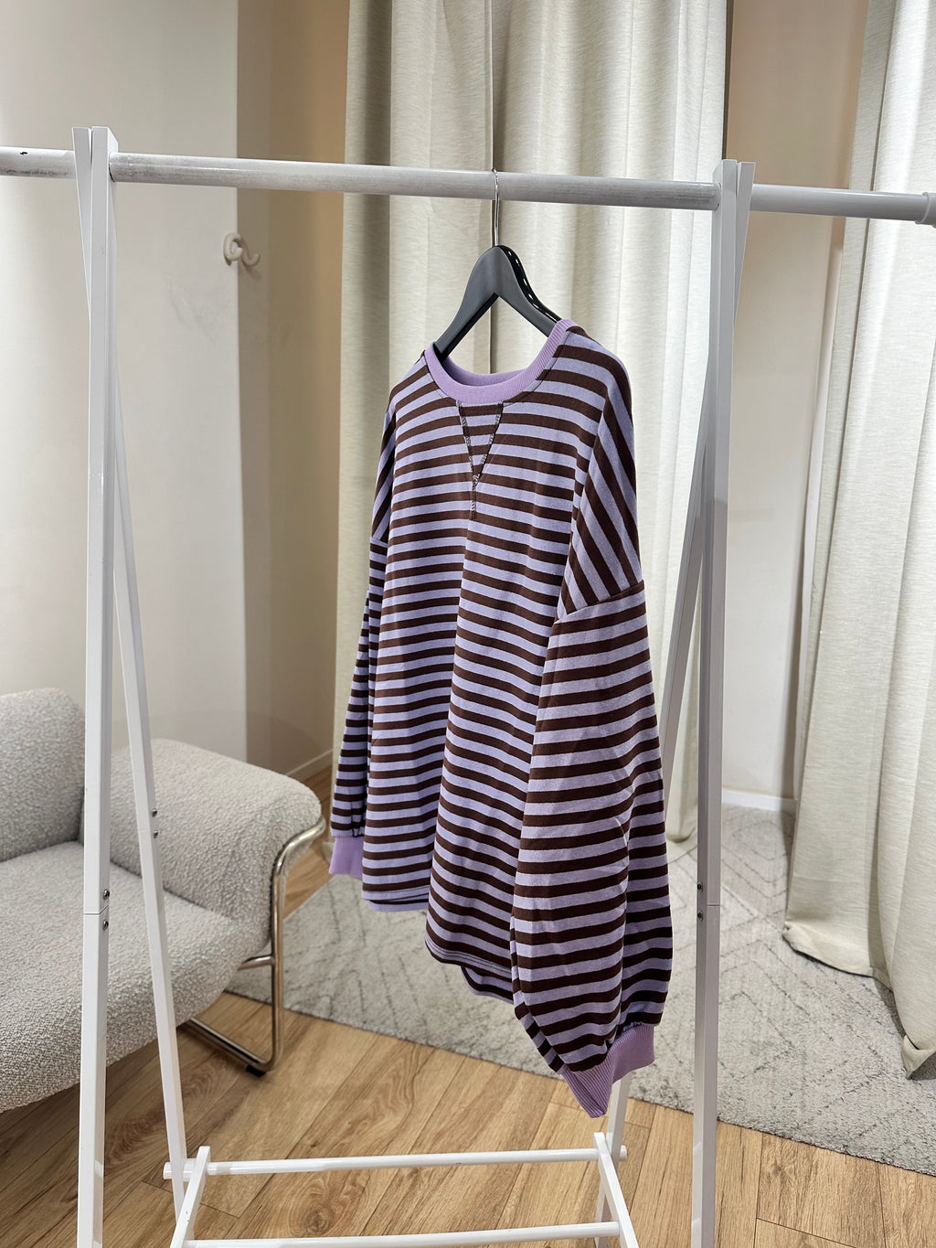L´esstiel Gestreiftes Oversized-Longsleve mit Ballonärmeln und V-Detail