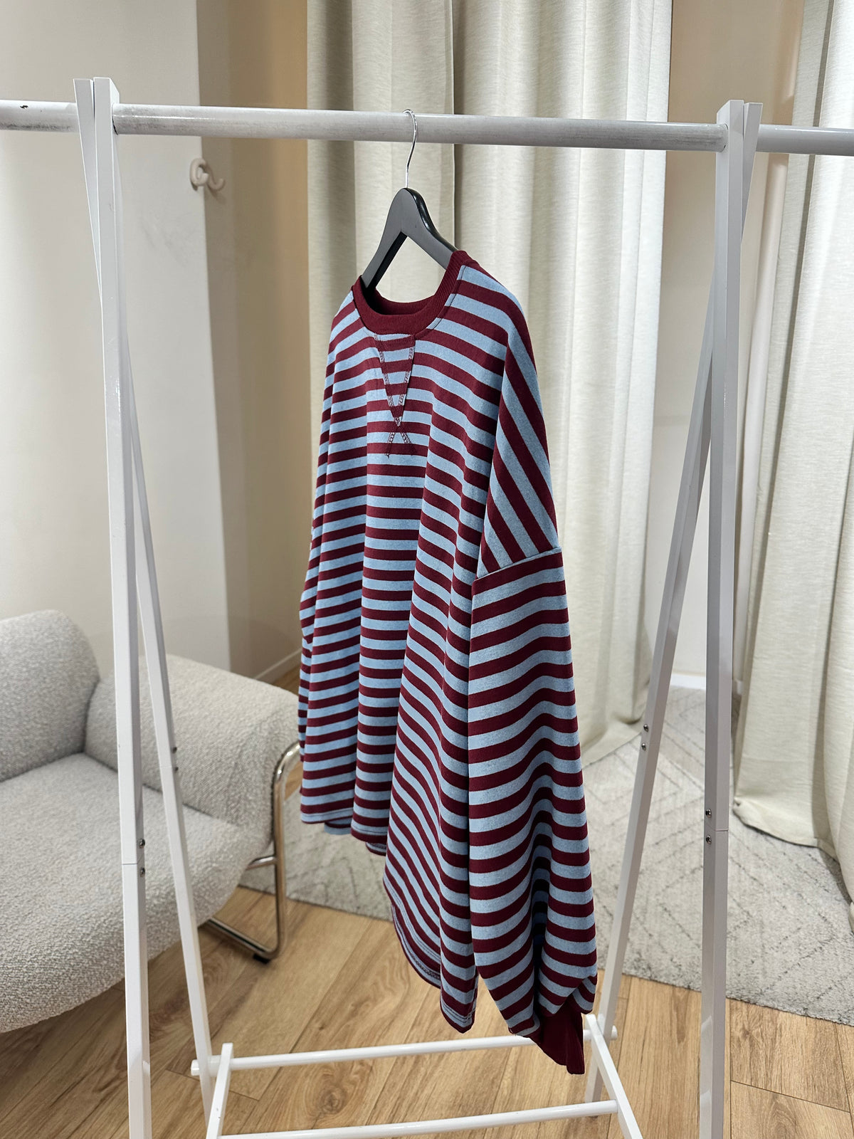 L´esstiel Gestreiftes Oversized-Longsleve mit Ballonärmeln und V-Detail