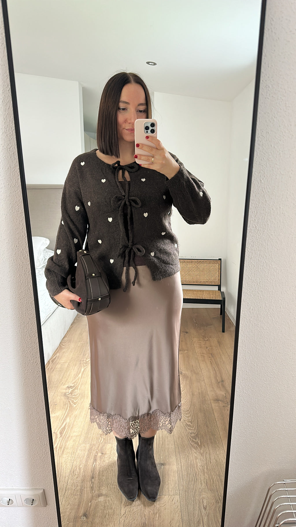 Effeny Cardigan mit aufgestickten Herzen