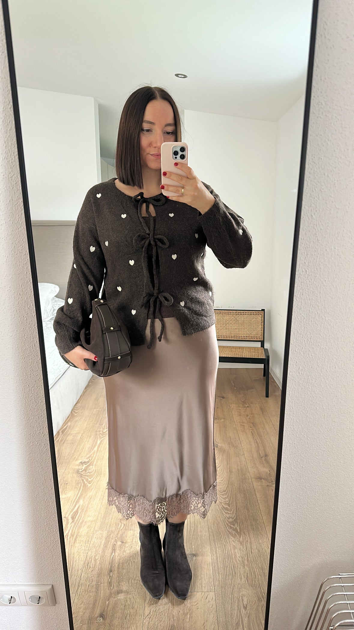 Effeny Cardigan mit aufgestickten Herzen