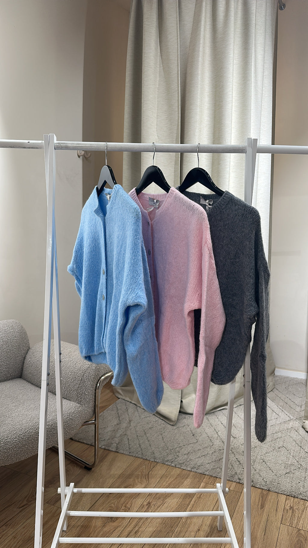 L´esstiel Flauschiger Strick-Cardigan mit Rundhalsausschnitt & Knopfleiste