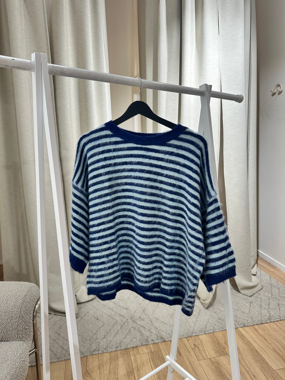 L´esstiel Flauschiger Kurzarm-Strickpullover im Streifen-Look mit Fledermausärmeln
