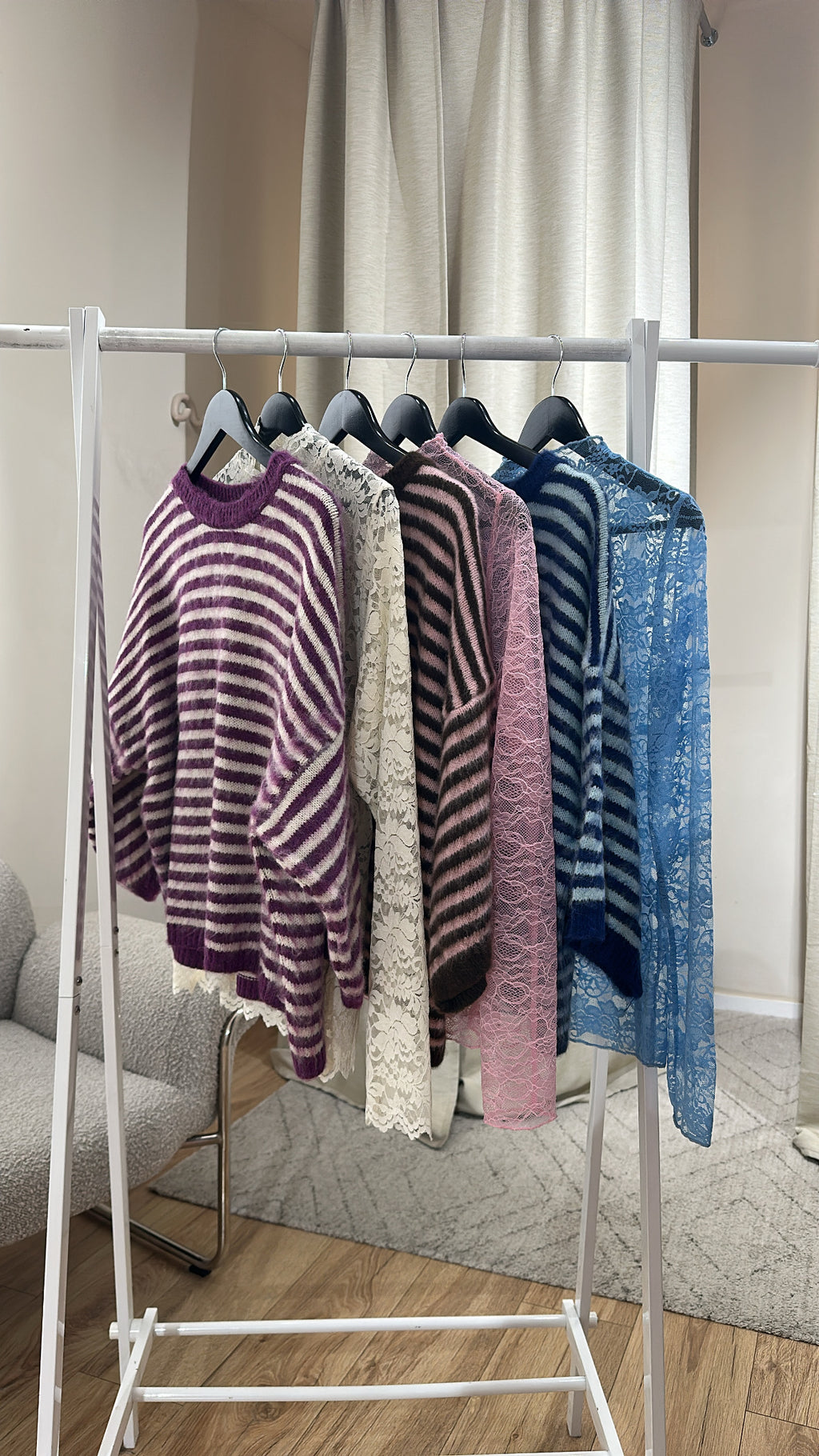 L´esstiel Flauschiger Kurzarm-Strickpullover im Streifen-Look mit Fledermausärmeln