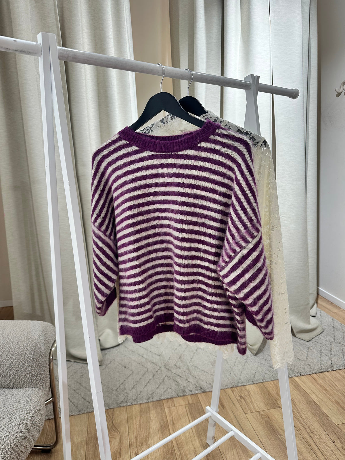 L´esstiel Flauschiger Kurzarm-Strickpullover im Streifen-Look mit Fledermausärmeln