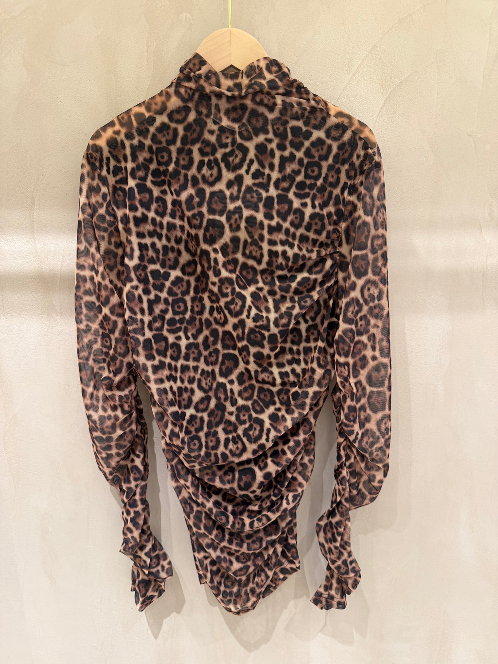 Kélie Fashion Mesh-Longsleeve im Leo-Print mit Stehkragen & Raffungen