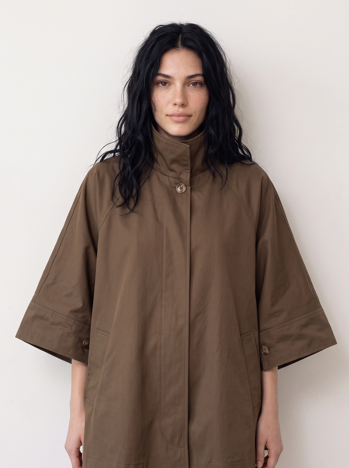 Kélie Fashion Langer Oversized Cape-Mantel mit Stehkragen & Seitenschlitzen