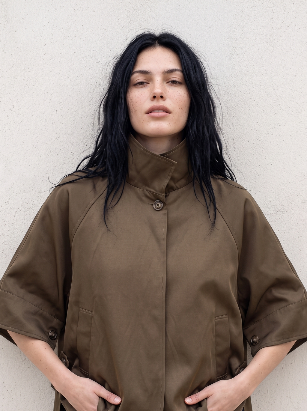 Kélie Fashion Langer Oversized Cape-Mantel mit Stehkragen & Seitenschlitzen