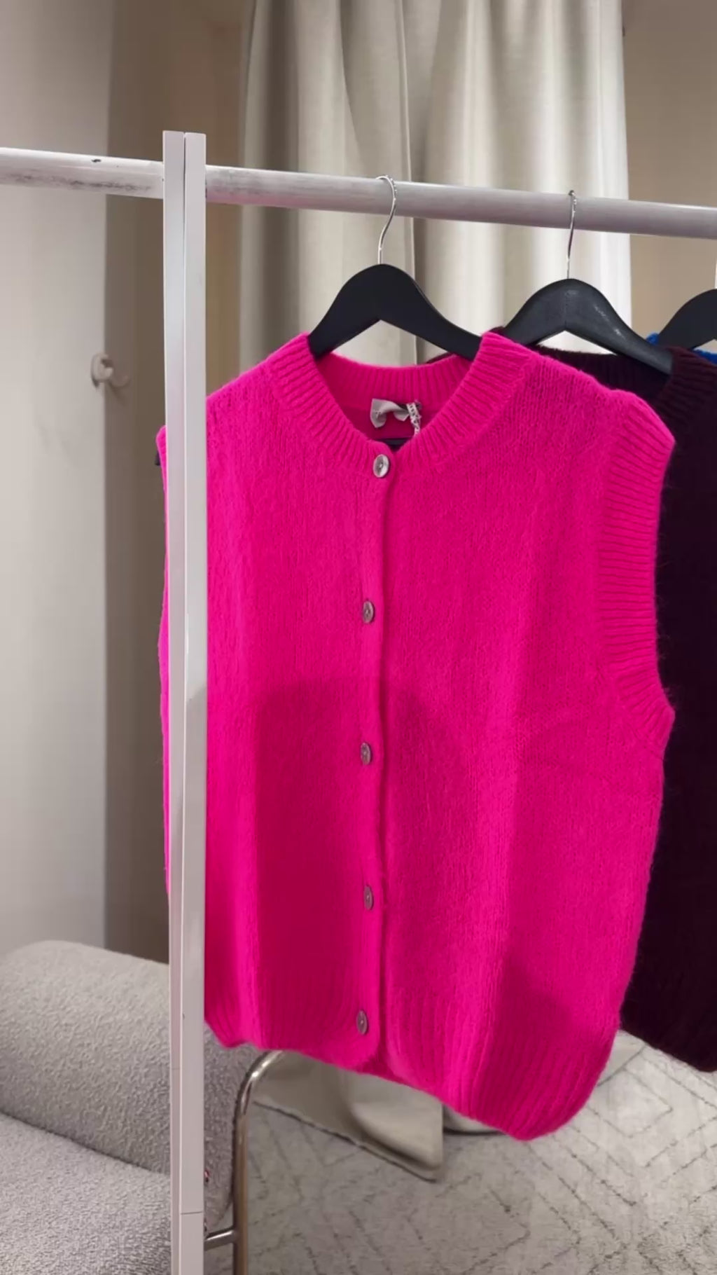 L´esstiel Flauschige Strickweste mit Knopfleiste & Rundhalsausschnitt