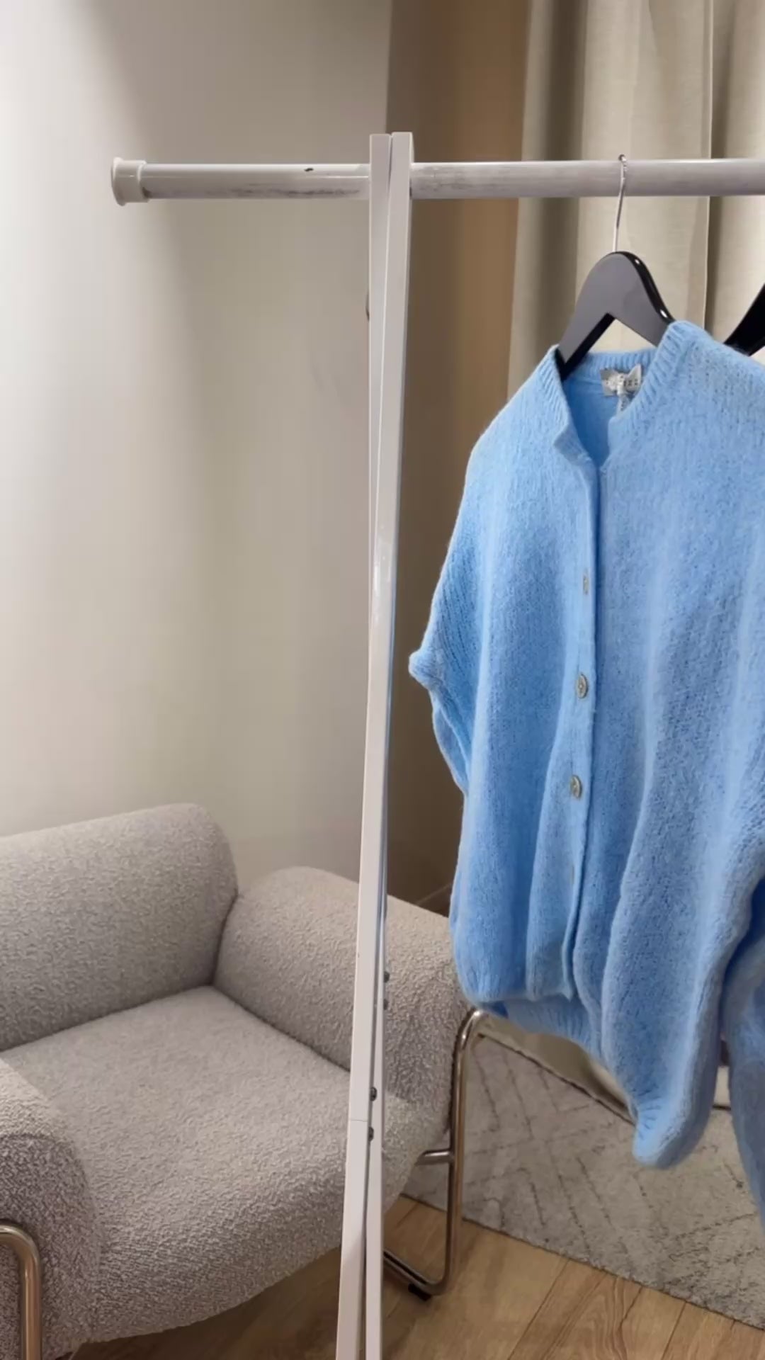 L´esstiel Flauschiger Strick-Cardigan mit Rundhalsausschnitt & Knopfleiste